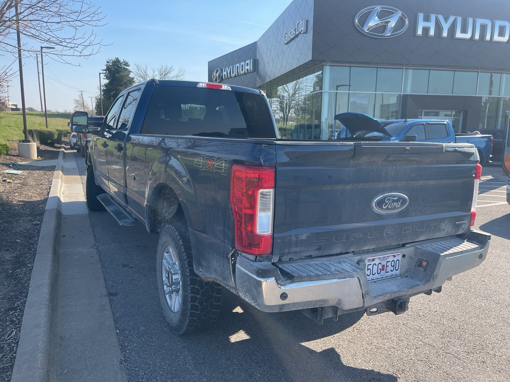 2017 Ford Super Duty F-250 Pickup XLT