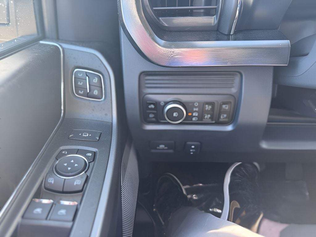 2025 Ford Super Duty F-250 Pickup LARIAT