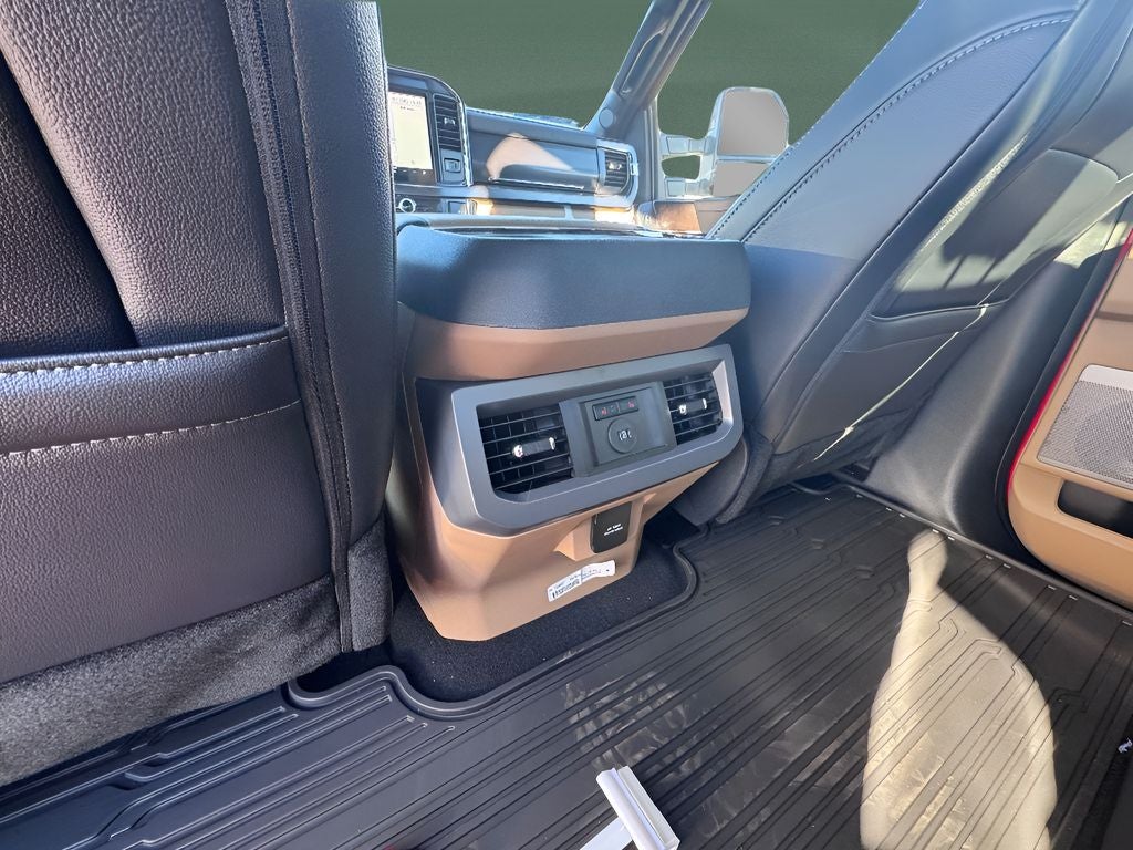 2025 Ford Super Duty F-250 Pickup LARIAT