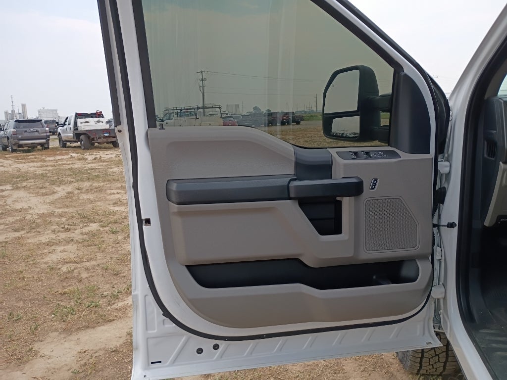 2022 Ford Super Duty F-350 SRW Pickup XL