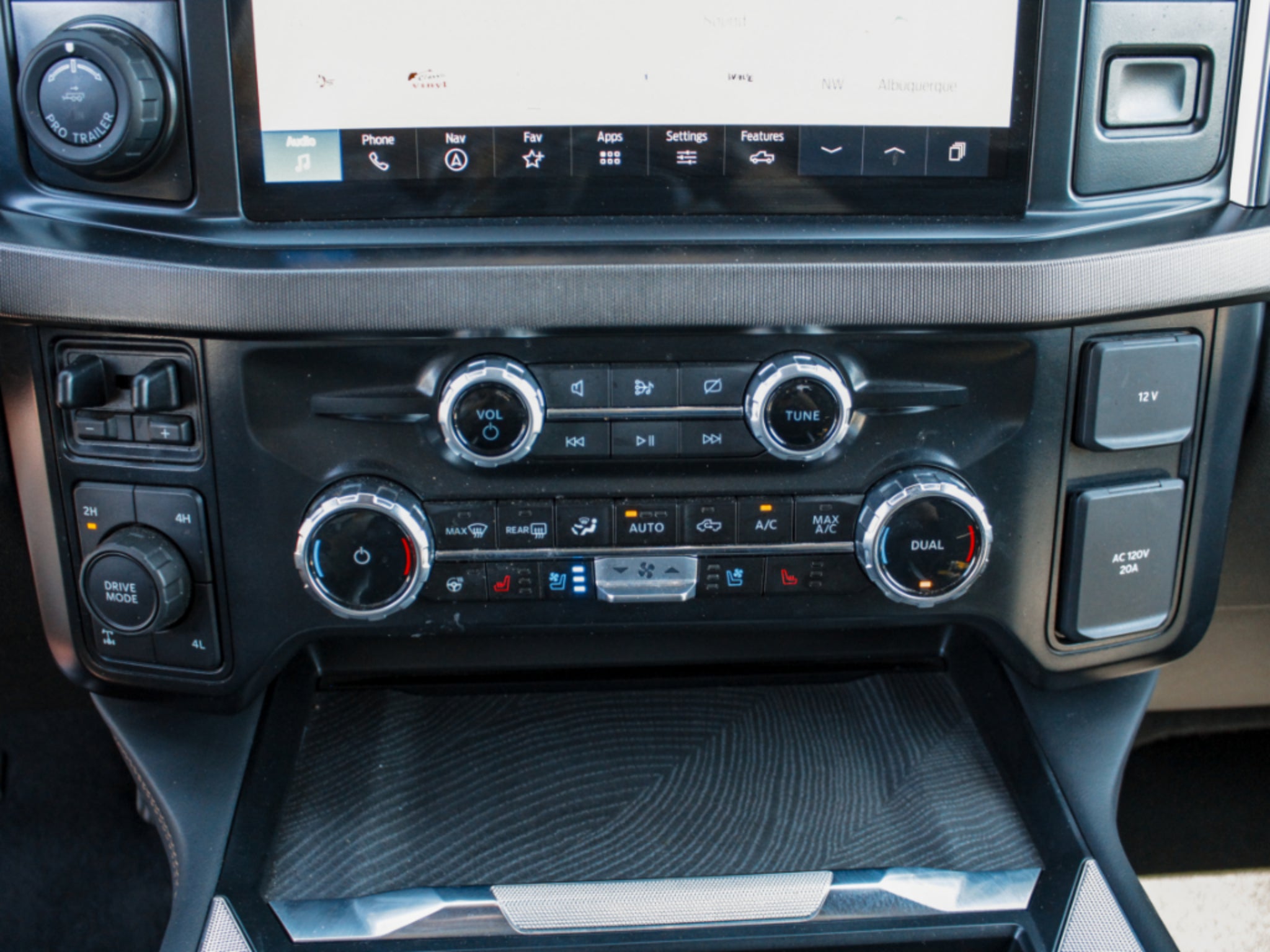 2024 Ford Super Duty F-350 SRW Pickup Platinum