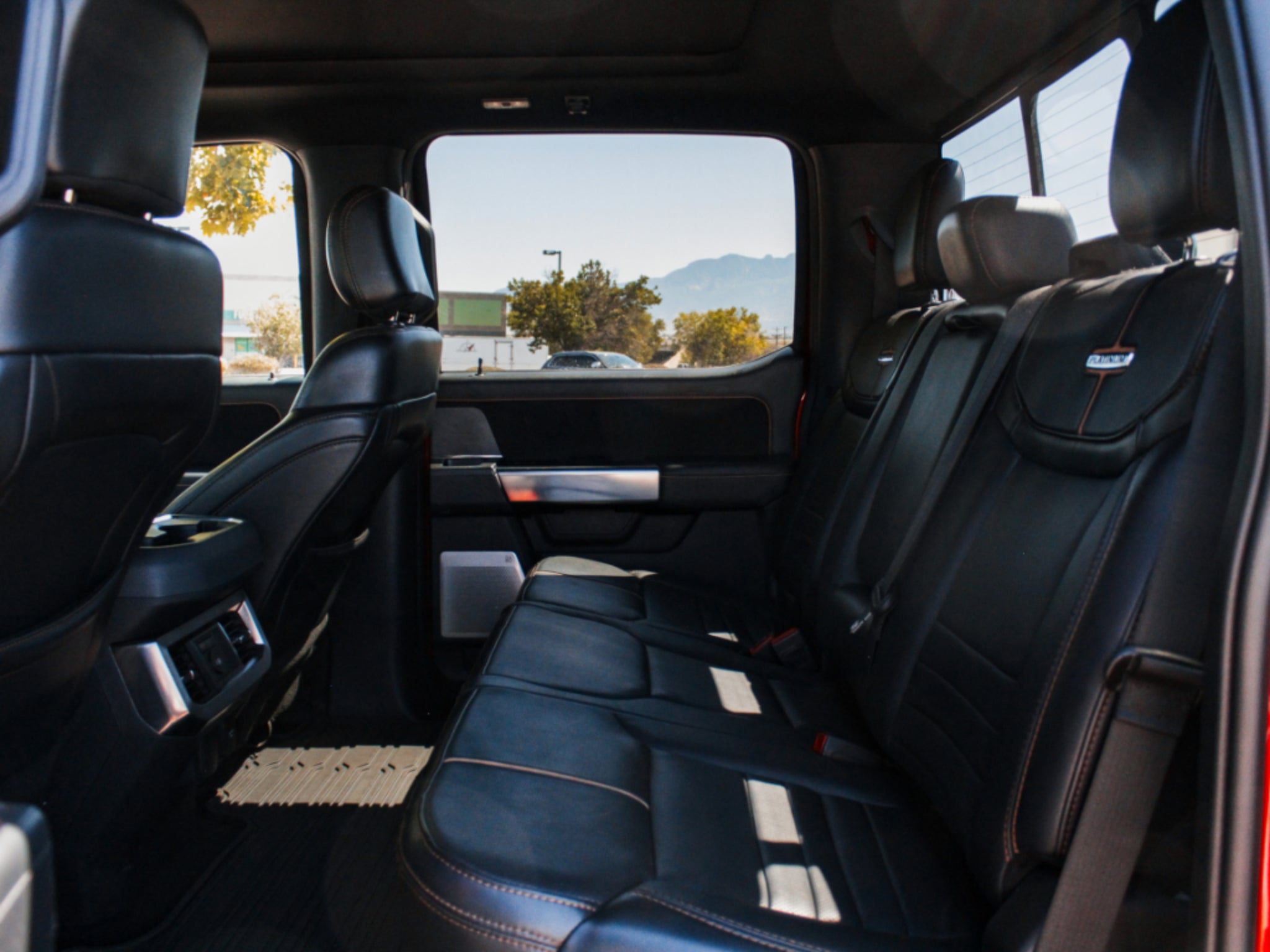 2024 Ford Super Duty F-350 SRW Pickup Platinum