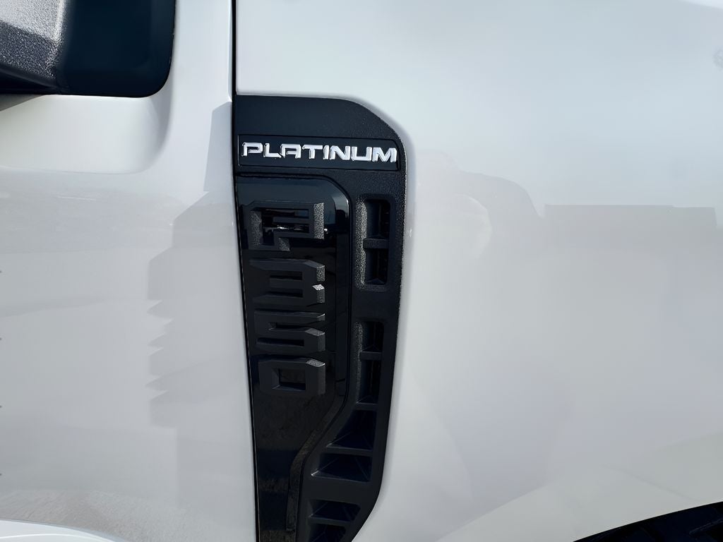2025 Ford Super Duty F-350 SRW Pickup Platinum