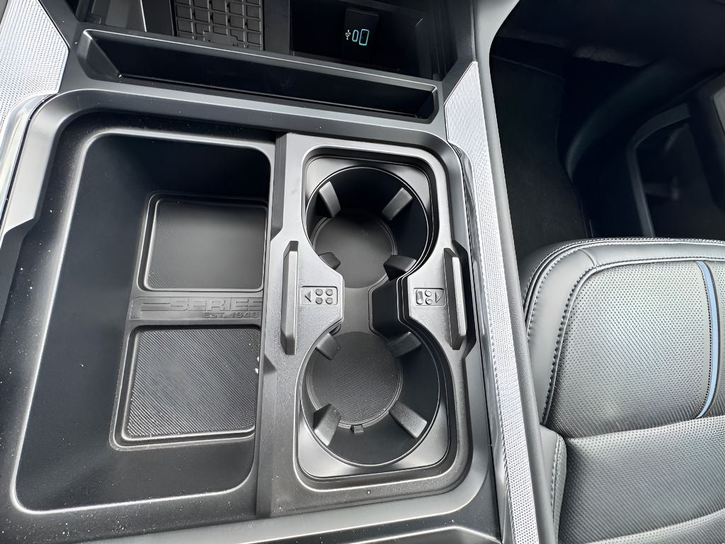 2025 Ford Super Duty F-350 SRW Pickup Platinum