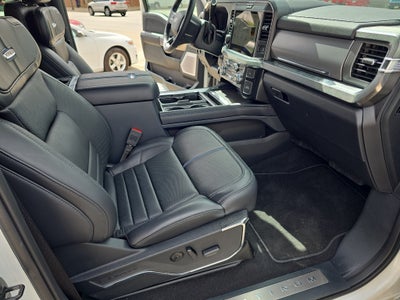 2025 Ford Super Duty F-350 SRW Pickup Platinum