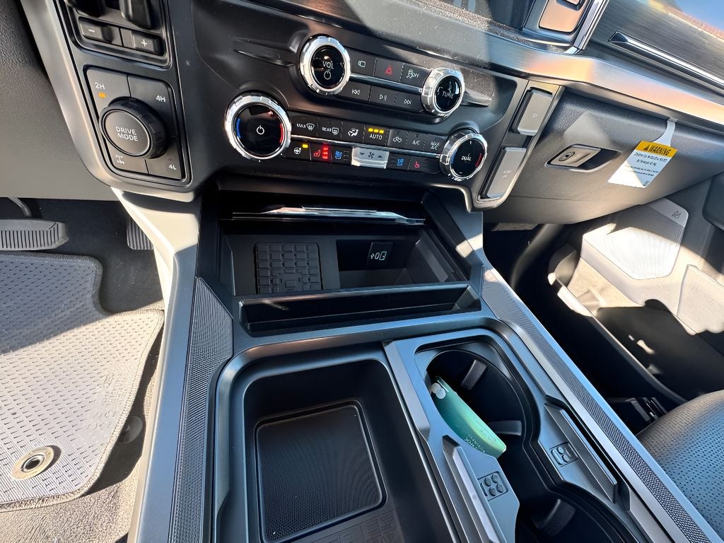 2026 Ford Super Duty F-350 SRW Pickup LARIAT