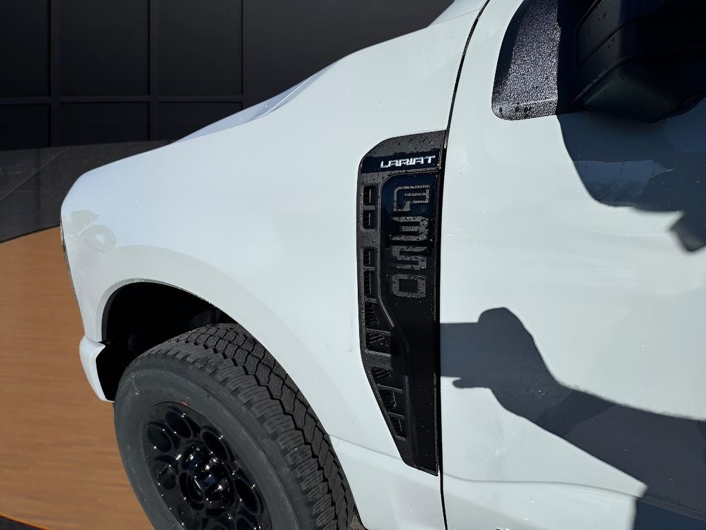 2026 Ford Super Duty F-350 SRW Pickup LARIAT