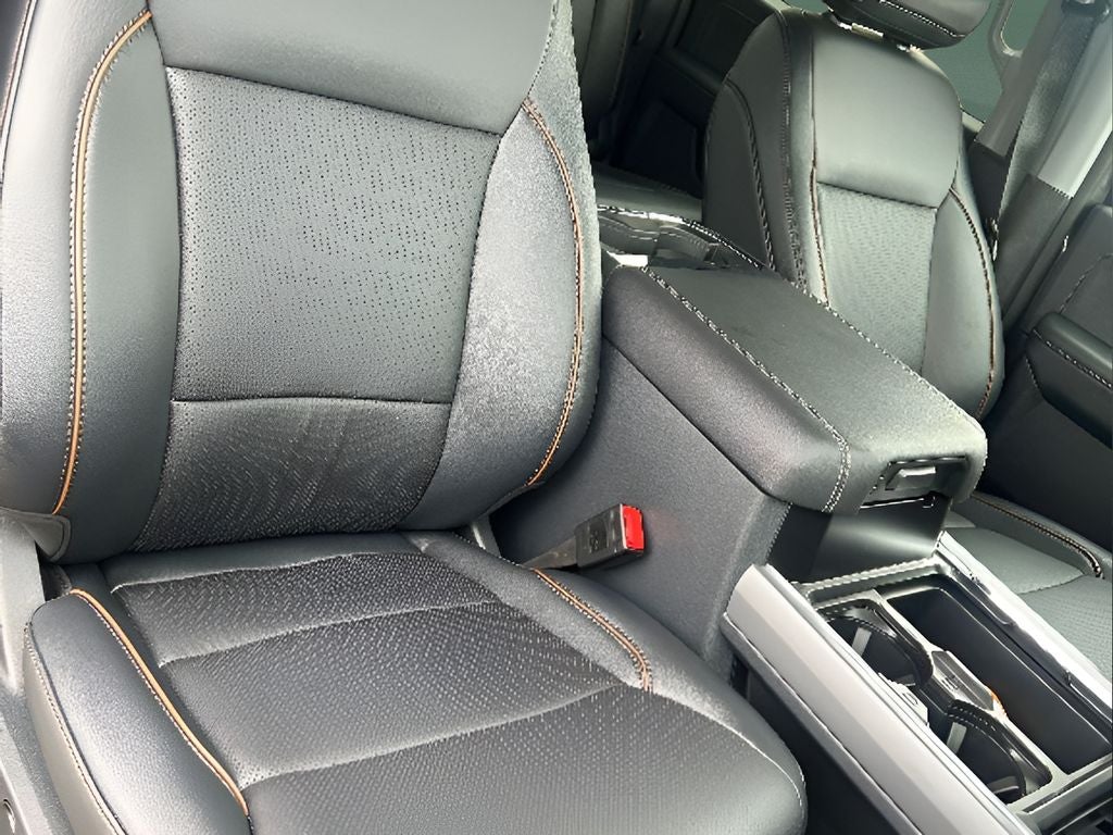 2025 Ford Super Duty F-350 SRW Pickup LARIAT