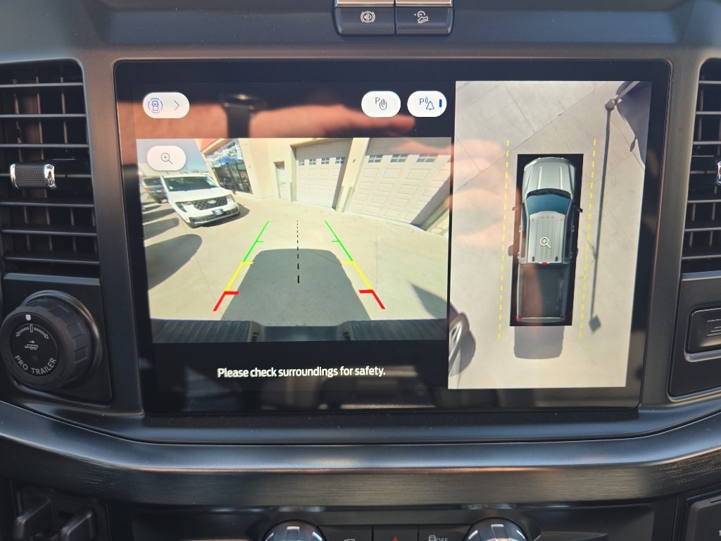 2025 Ford Super Duty F-350 SRW Pickup LARIAT