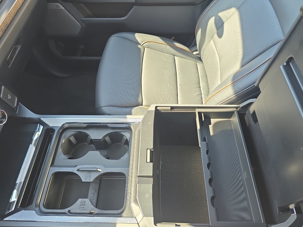 2025 Ford Super Duty F-350 SRW Pickup LARIAT