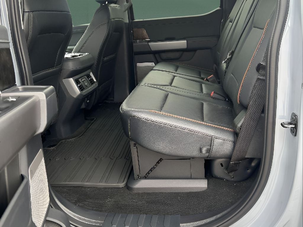 2026 Ford Super Duty F-350 SRW Pickup LARIAT