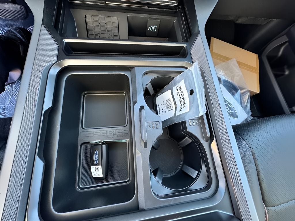 2026 Ford Super Duty F-350 SRW Pickup LARIAT