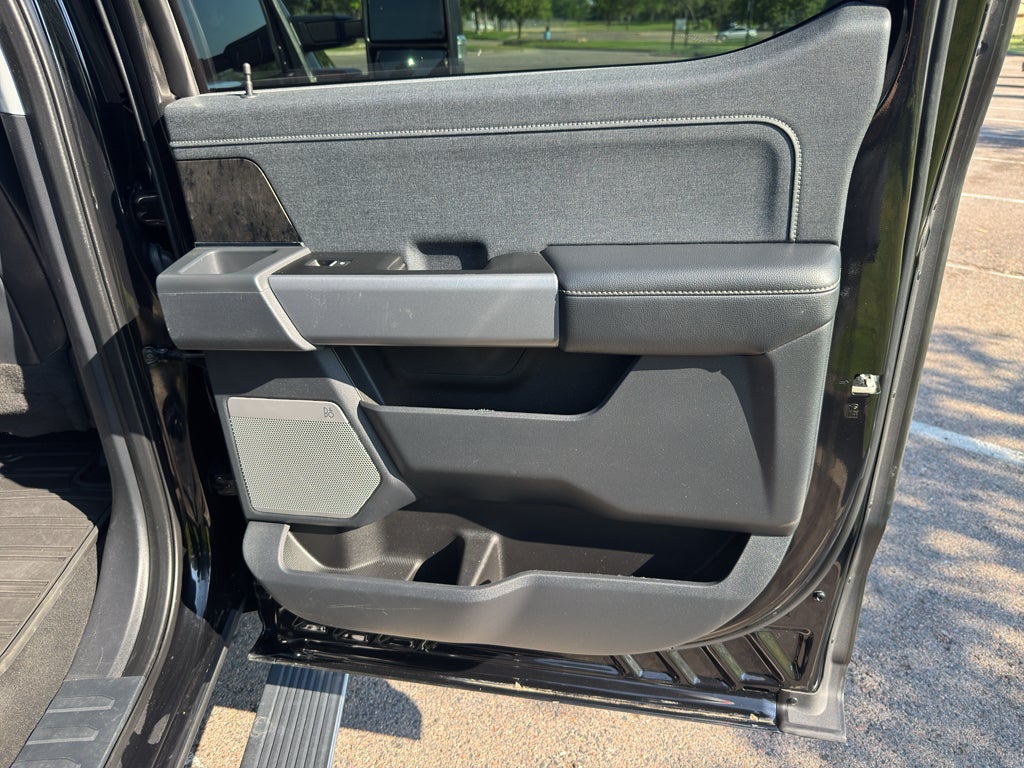 2023 Ford Super Duty F-350 SRW Pickup LARIAT