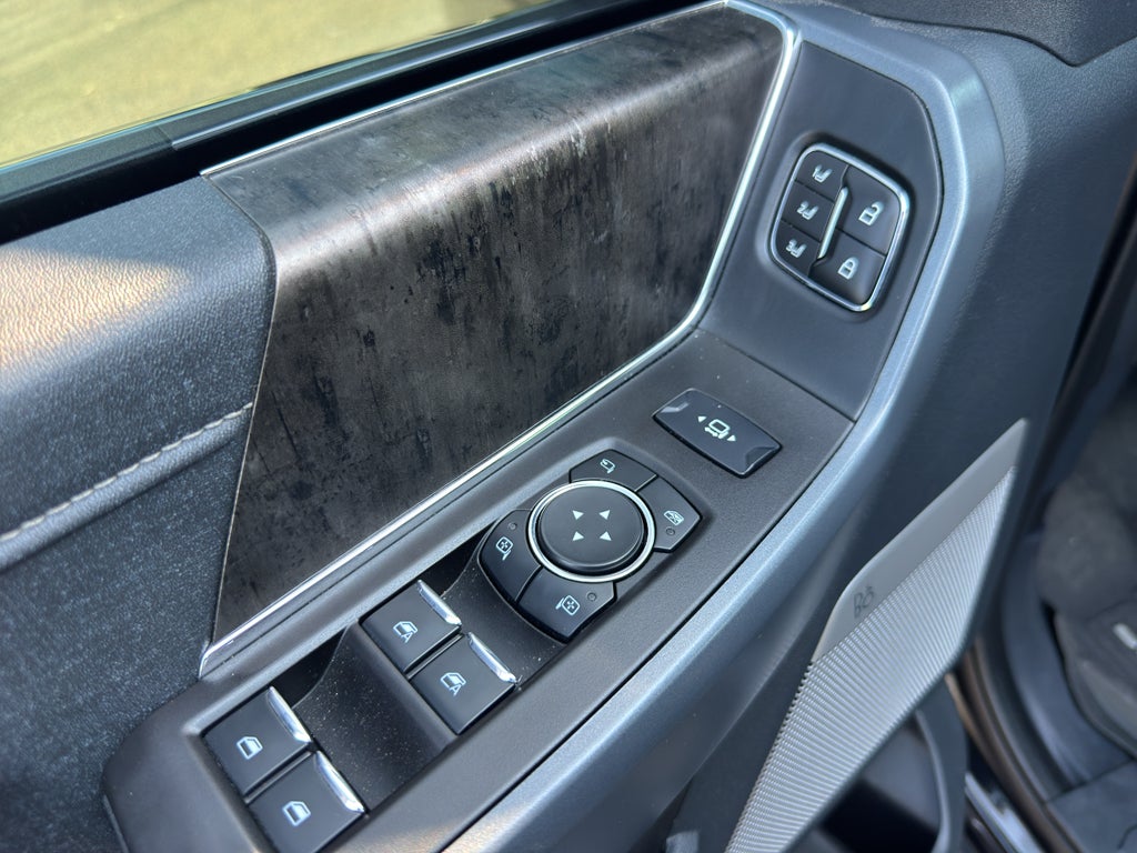2023 Ford Super Duty F-350 SRW Pickup LARIAT