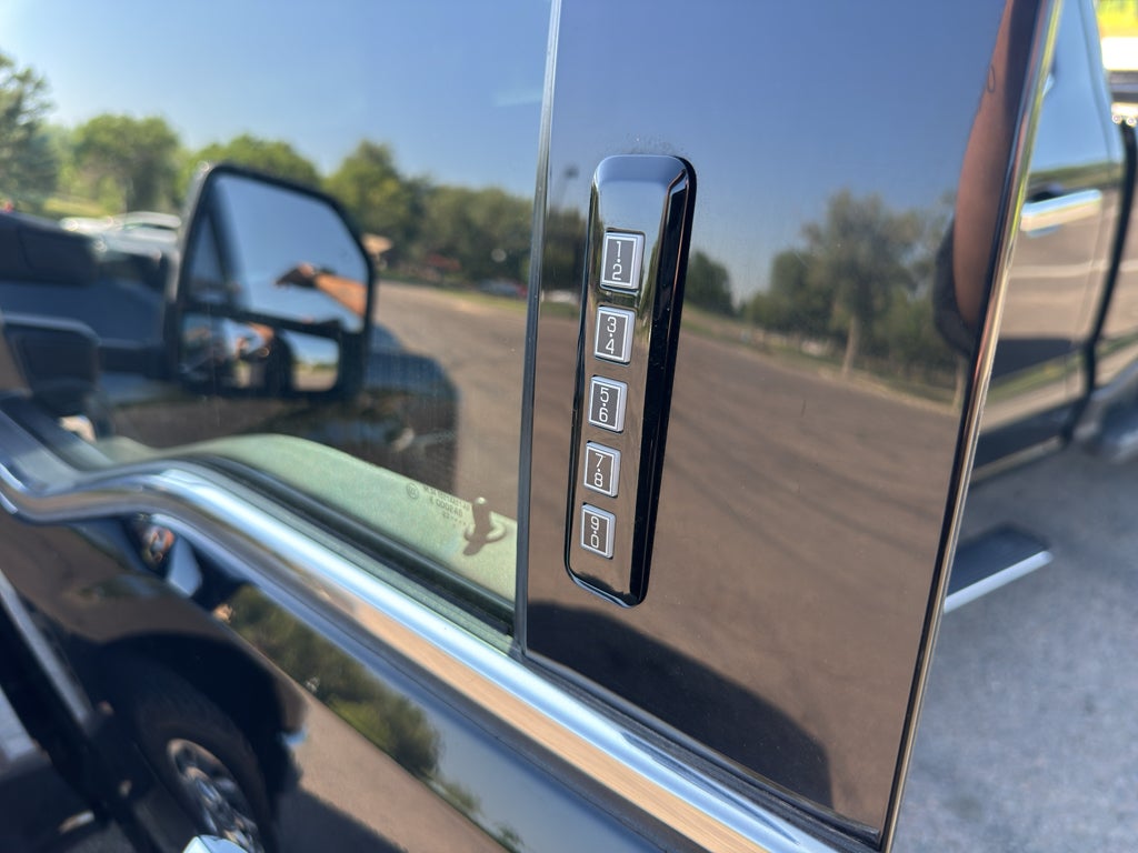 2023 Ford Super Duty F-350 SRW Pickup LARIAT