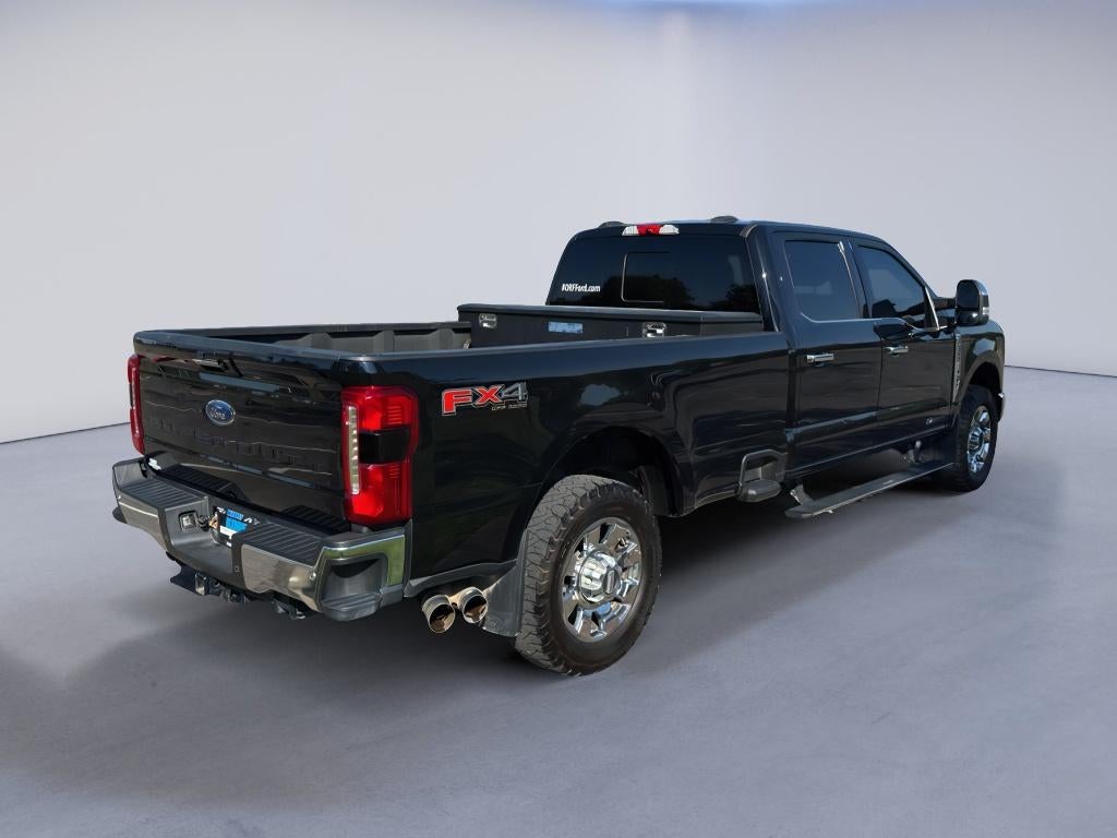 2023 Ford Super Duty F-350 SRW Pickup LARIAT