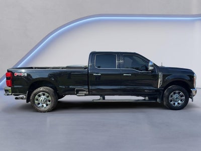 2023 Ford Super Duty F-350 SRW Pickup LARIAT