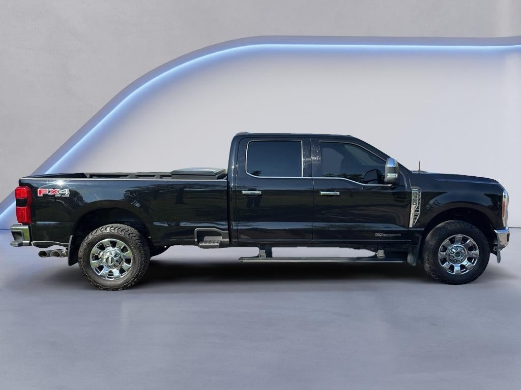 2023 Ford Super Duty F-350 SRW Pickup LARIAT