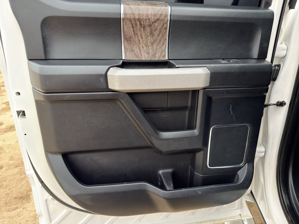 2018 Ford Super Duty F-350 SRW Pickup LARIAT