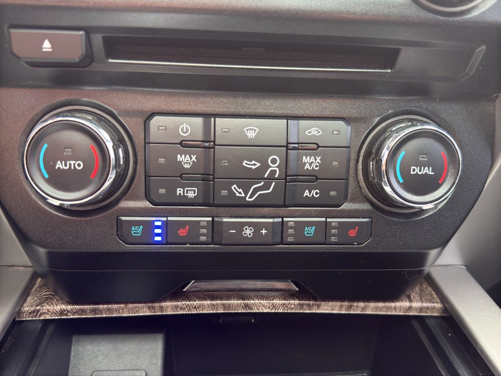 2018 Ford Super Duty F-350 SRW Pickup LARIAT
