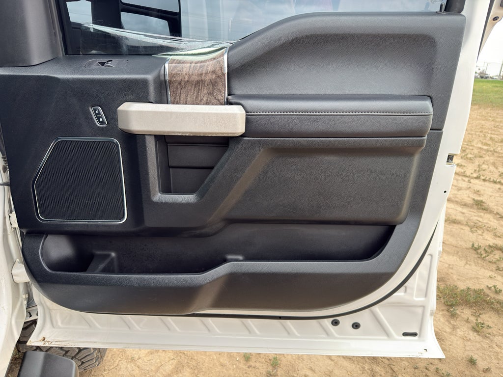 2018 Ford Super Duty F-350 SRW Pickup LARIAT