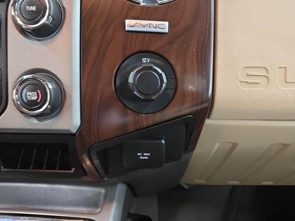 2016 Ford Super Duty F-350 SRW Pickup LARIAT