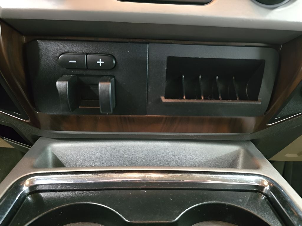 2016 Ford Super Duty F-350 SRW Pickup LARIAT