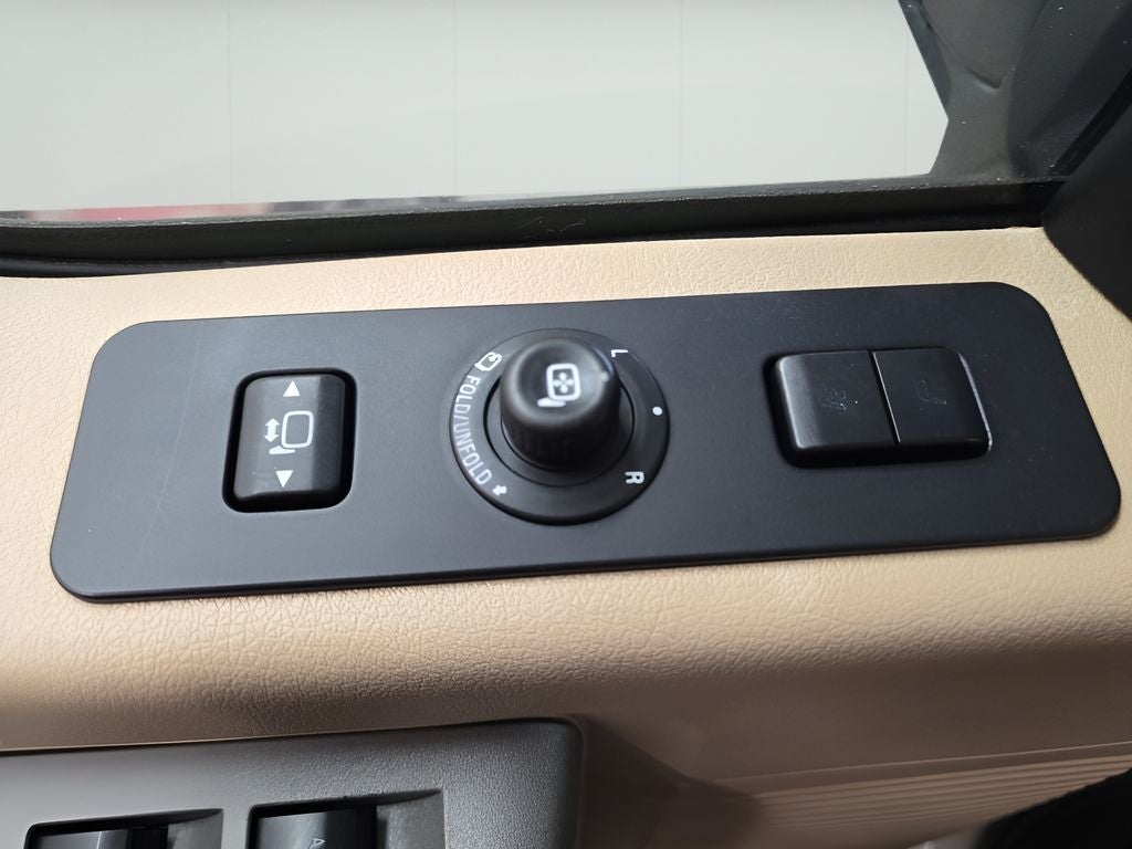 2016 Ford Super Duty F-350 SRW Pickup LARIAT