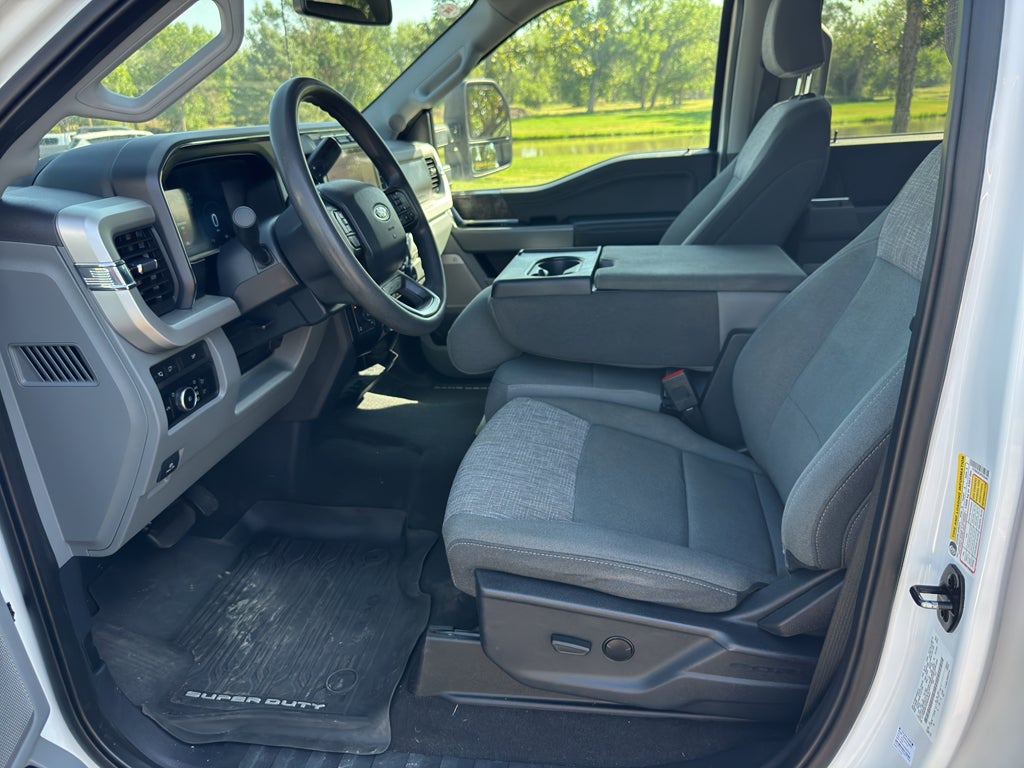 2023 Ford Super Duty F-350 SRW Pickup XLT