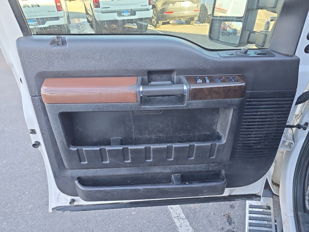 2015 Ford Super Duty F-350 DRW Pickup Platinum