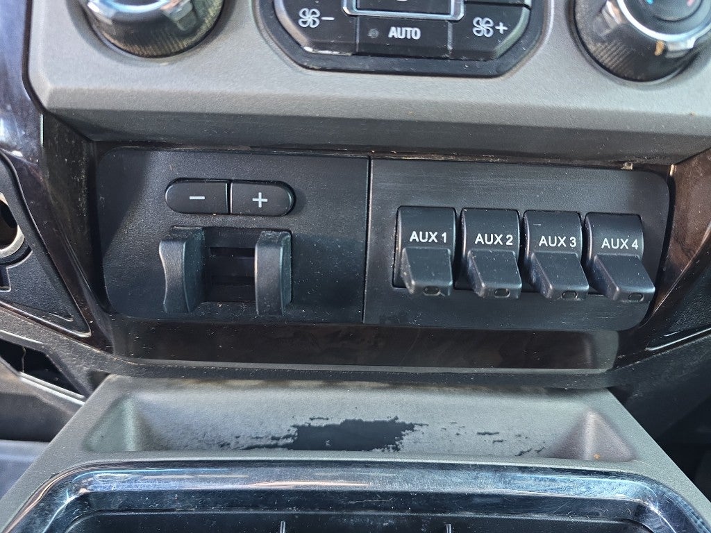 2015 Ford Super Duty F-350 DRW Pickup Platinum