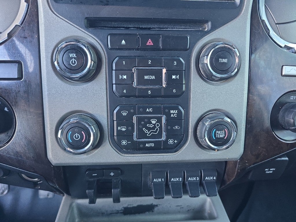 2015 Ford Super Duty F-350 DRW Pickup Platinum