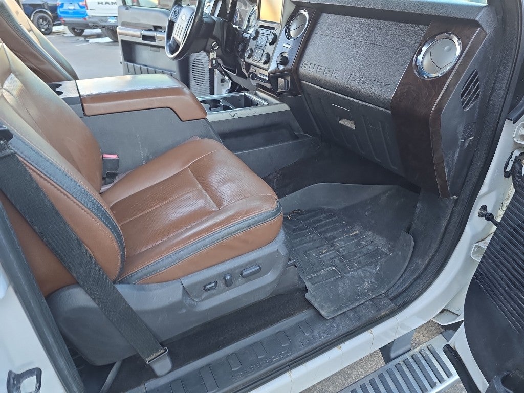 2015 Ford Super Duty F-350 DRW Pickup Platinum