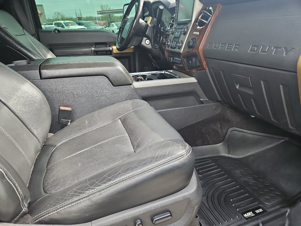 2015 Ford Super Duty F-350 DRW Pickup Lariat