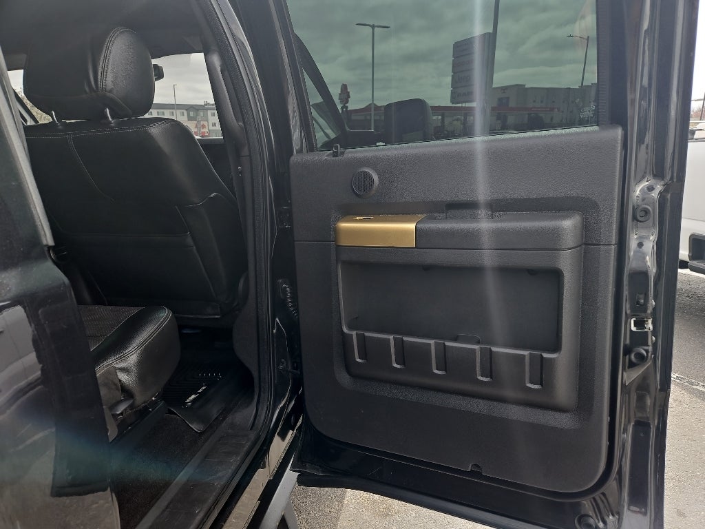 2015 Ford Super Duty F-350 DRW Pickup Lariat