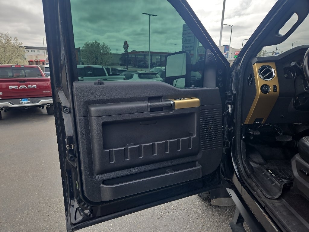 2015 Ford Super Duty F-350 DRW Pickup Lariat