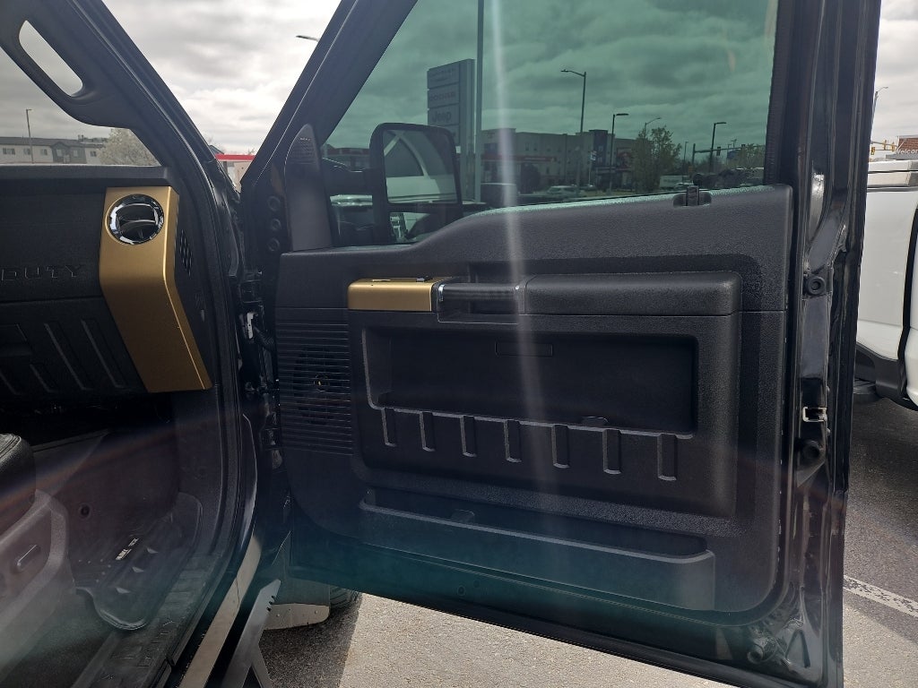 2015 Ford Super Duty F-350 DRW Pickup Lariat