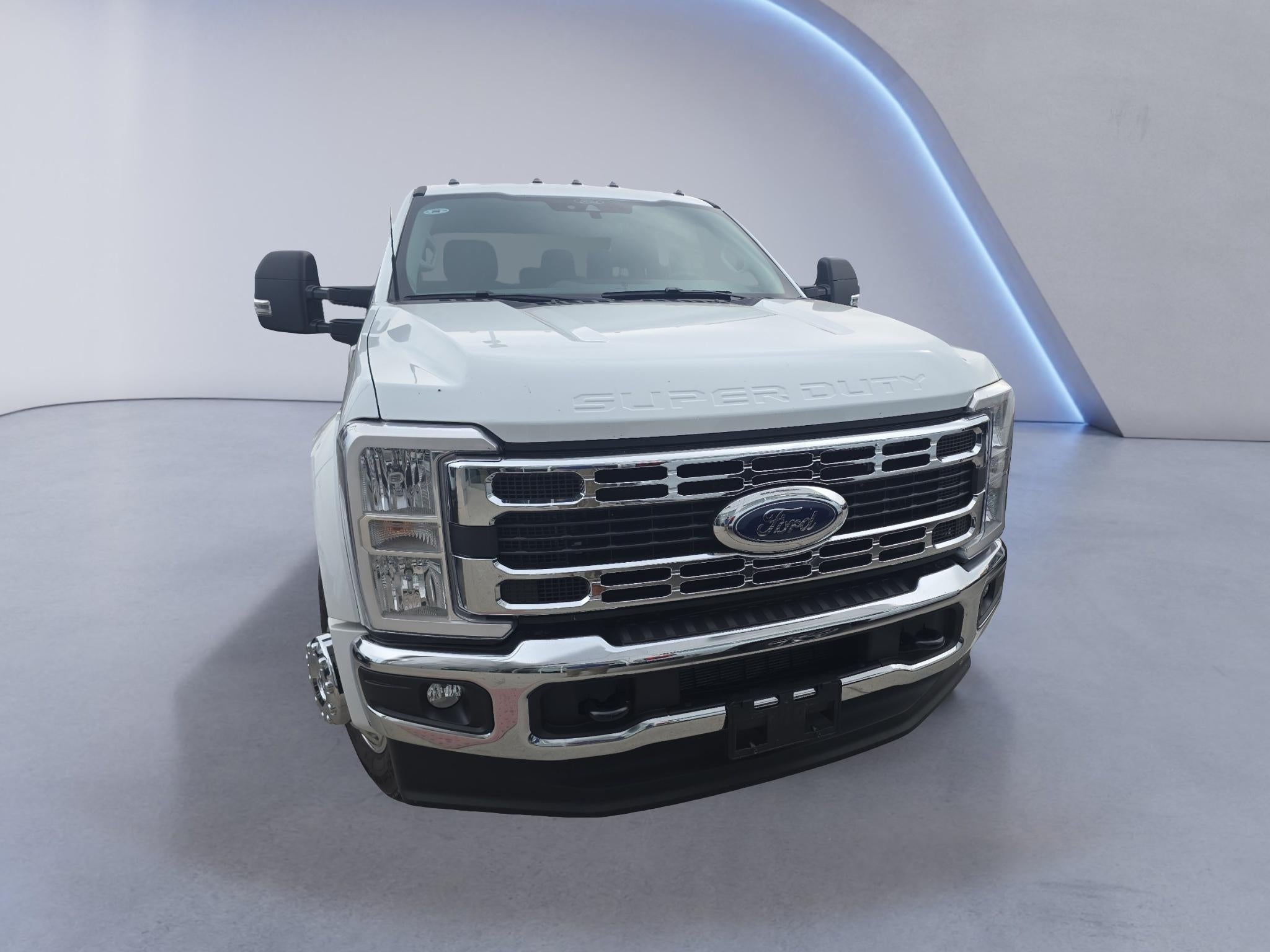 2026 Ford Super Duty F-450 Pickup 3S