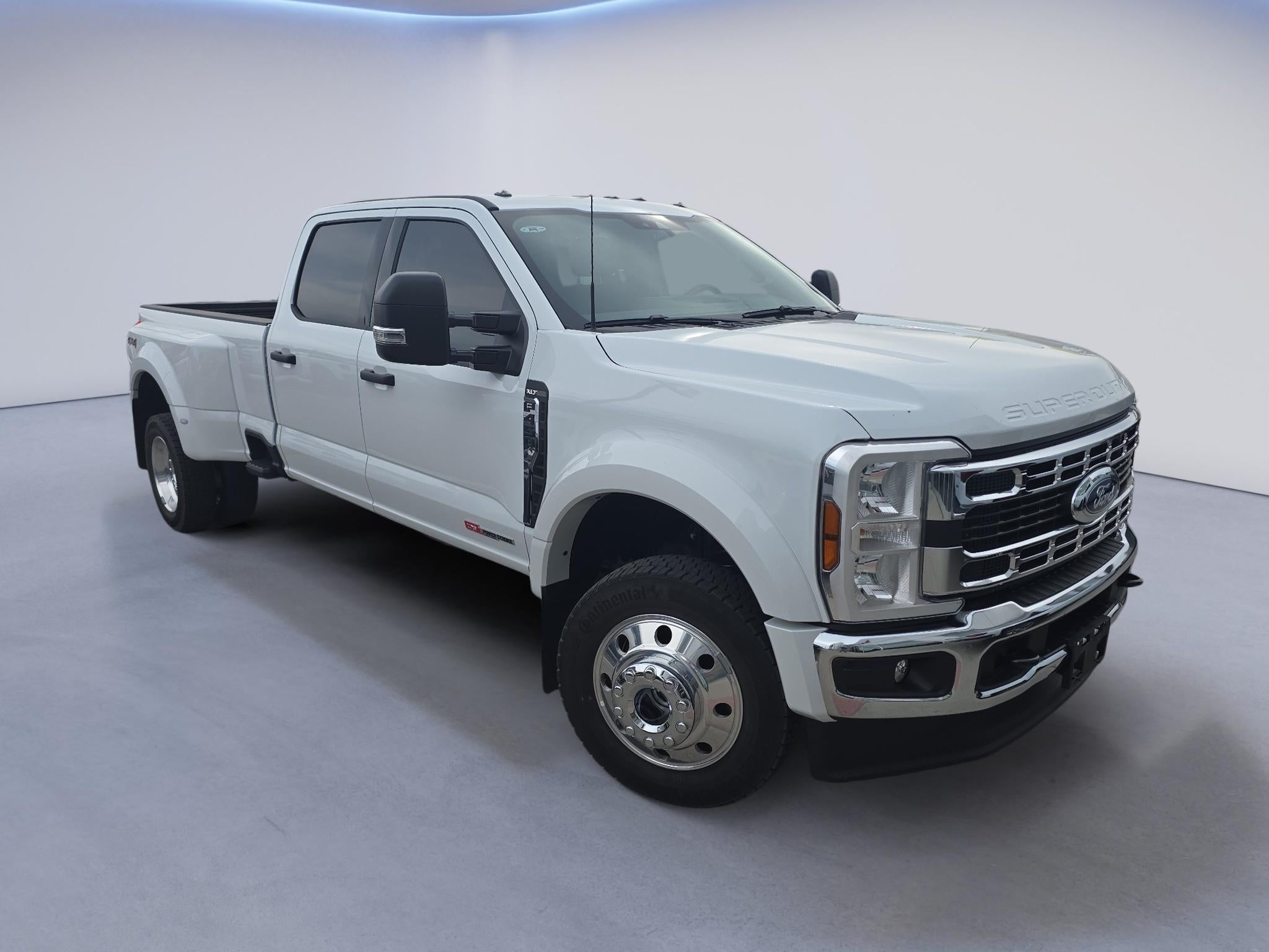 2026 Ford Super Duty F-450 Pickup 3S