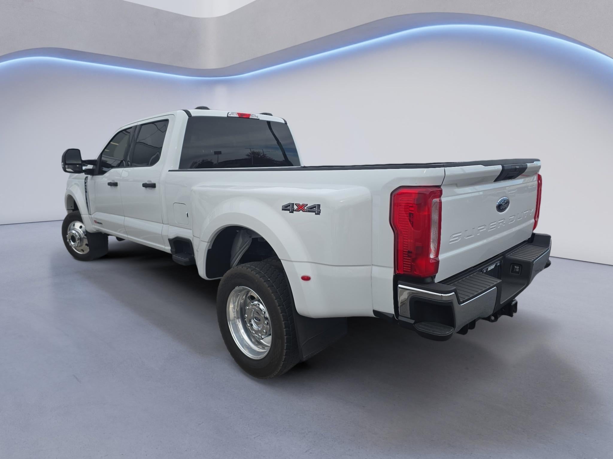 2026 Ford Super Duty F-450 Pickup 3S