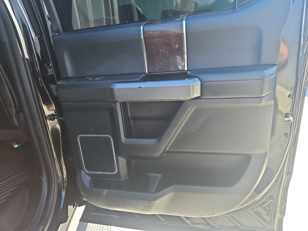 2017 Ford Super Duty F-450 Pickup Platinum