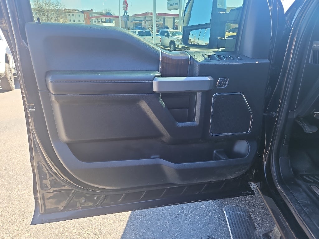 2017 Ford Super Duty F-450 Pickup Platinum