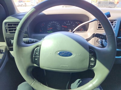 2004 Ford F-250 Base