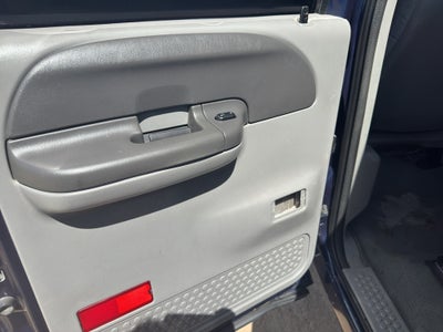 2004 Ford Super Duty F-350 SRW XLT