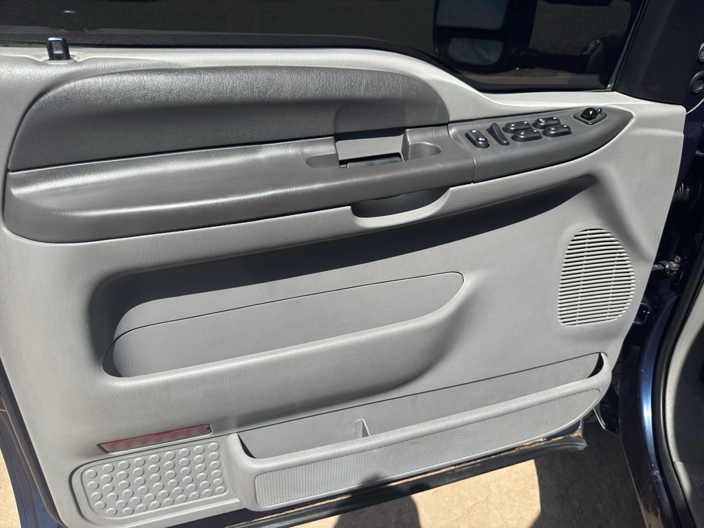 2004 Ford Super Duty F-350 SRW XLT