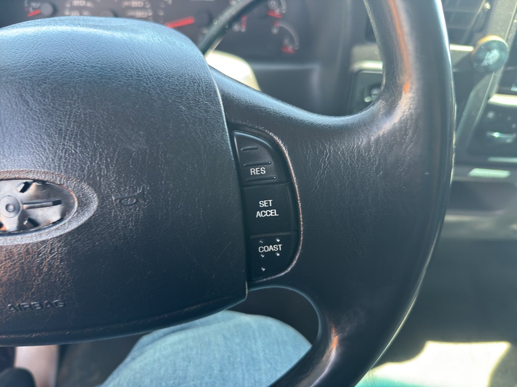 2004 Ford Super Duty F-350 SRW XLT