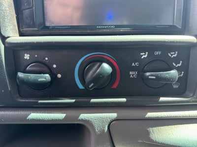 2004 Ford Super Duty F-350 SRW XLT