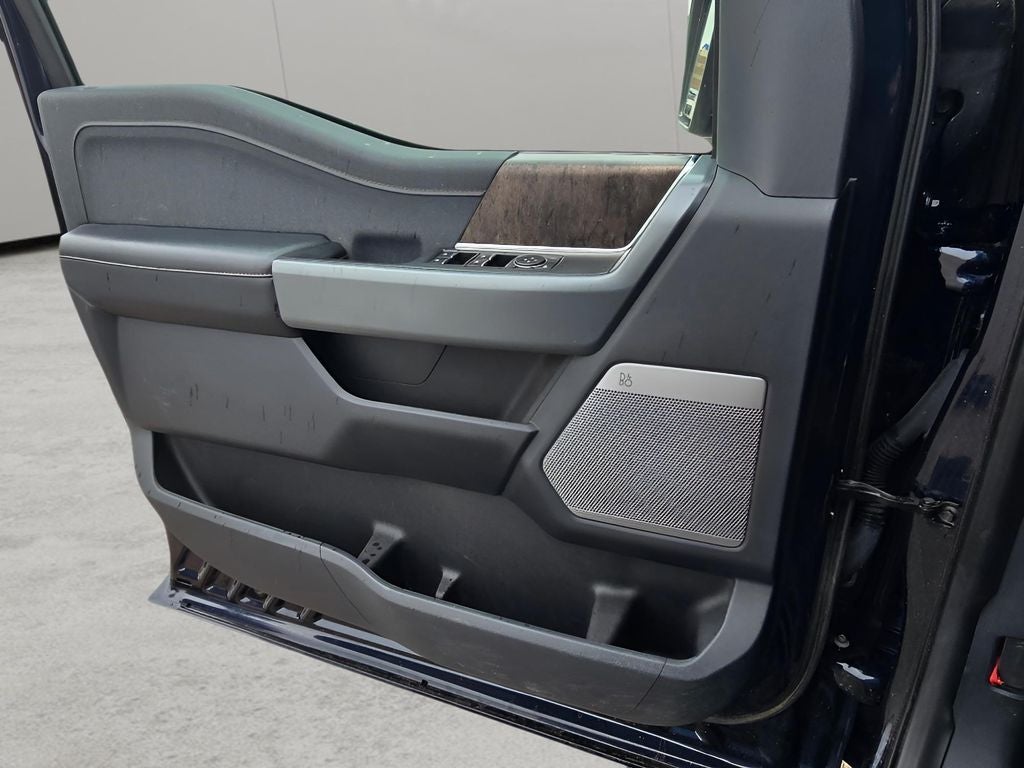 2022 Ford F-150 Lightning LARIAT