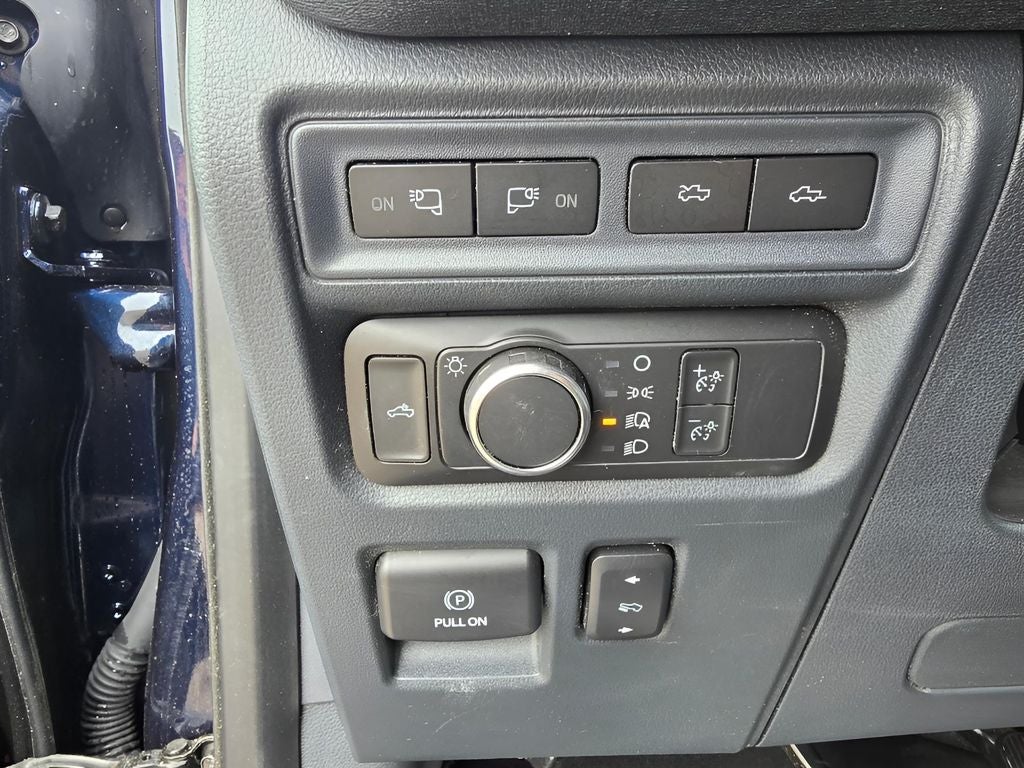 2022 Ford F-150 Lightning LARIAT