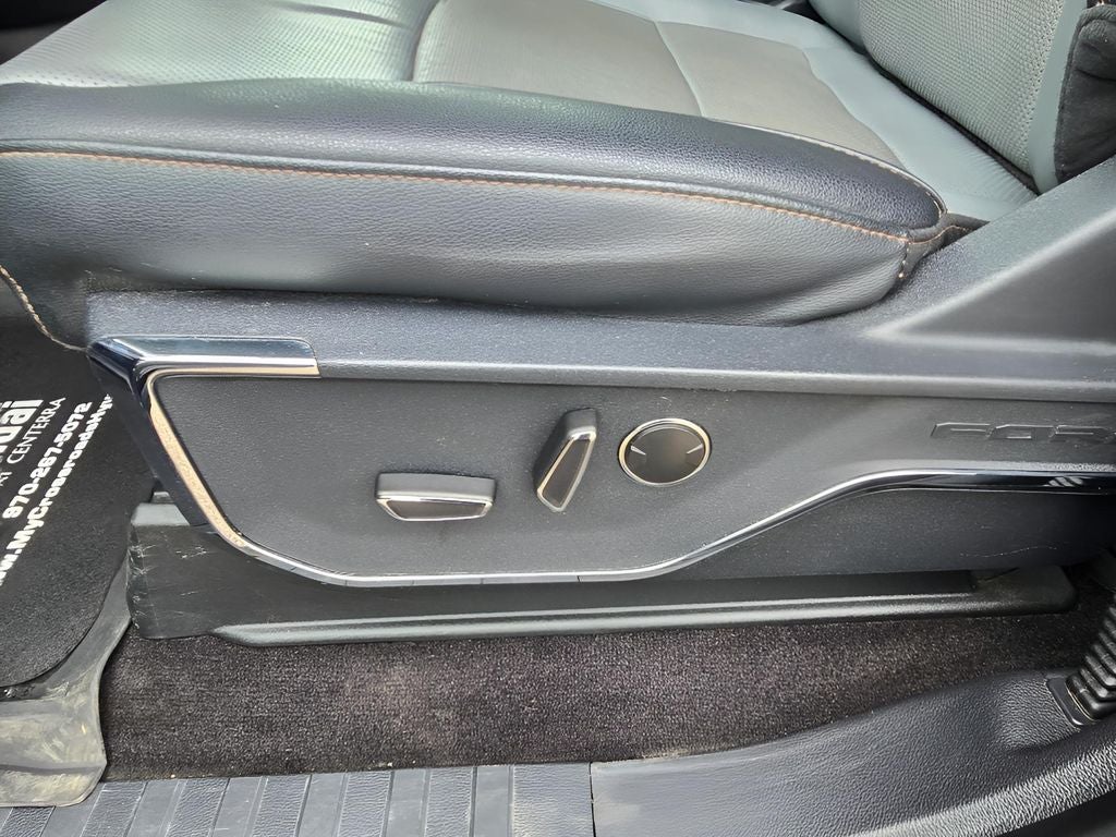 2022 Ford F-150 Lightning LARIAT